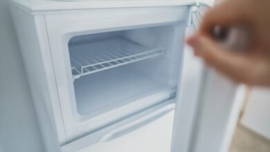 أسباب نزول ماء من الفريزر وطرق التعامل معاها