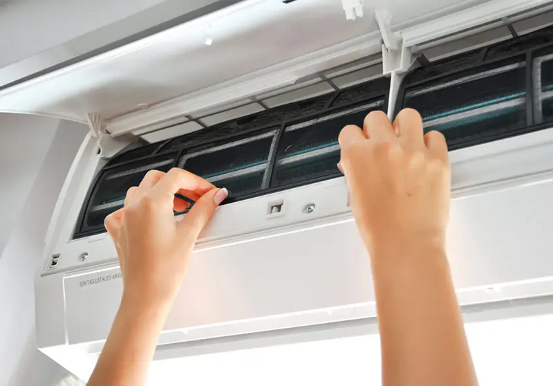 المكيف لا يبرد في النهار